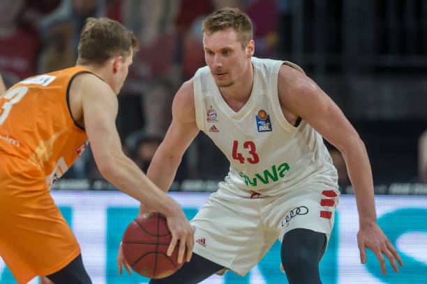 强了中场和 强了中场和