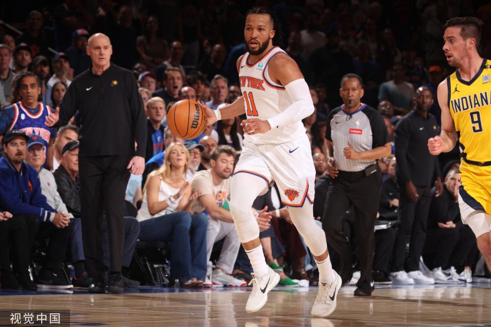 表现突出 表现突出